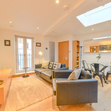Central Two Bedroom Apartments St Albans By Central Stays Short Lets & Serviced Accommodation With Free Parking ภายนอก รูปภาพ