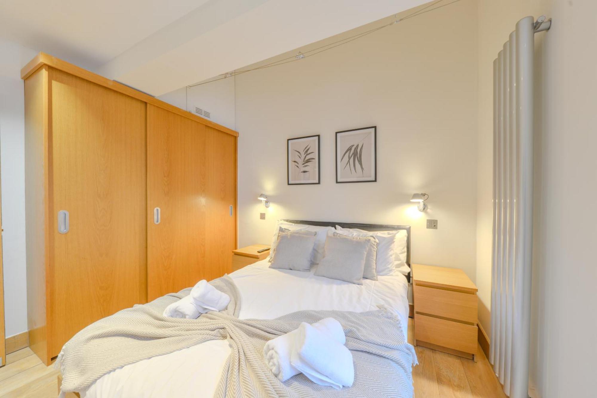 Central Two Bedroom Apartments St Albans By Central Stays Short Lets & Serviced Accommodation With Free Parking ห้อง รูปภาพ